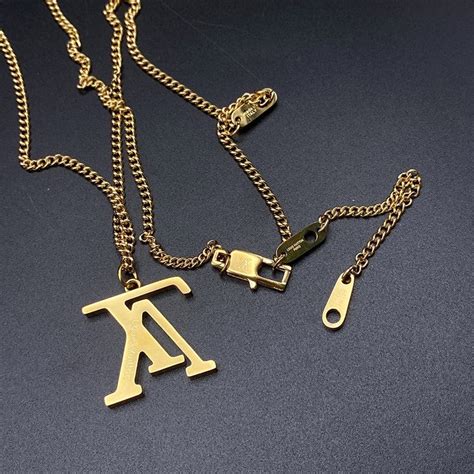 lv upside down necklace replica